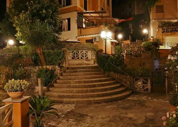 Trastevere Hidden Garden Roma