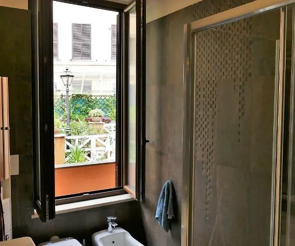 Trastevere Hidden Garden * Roma